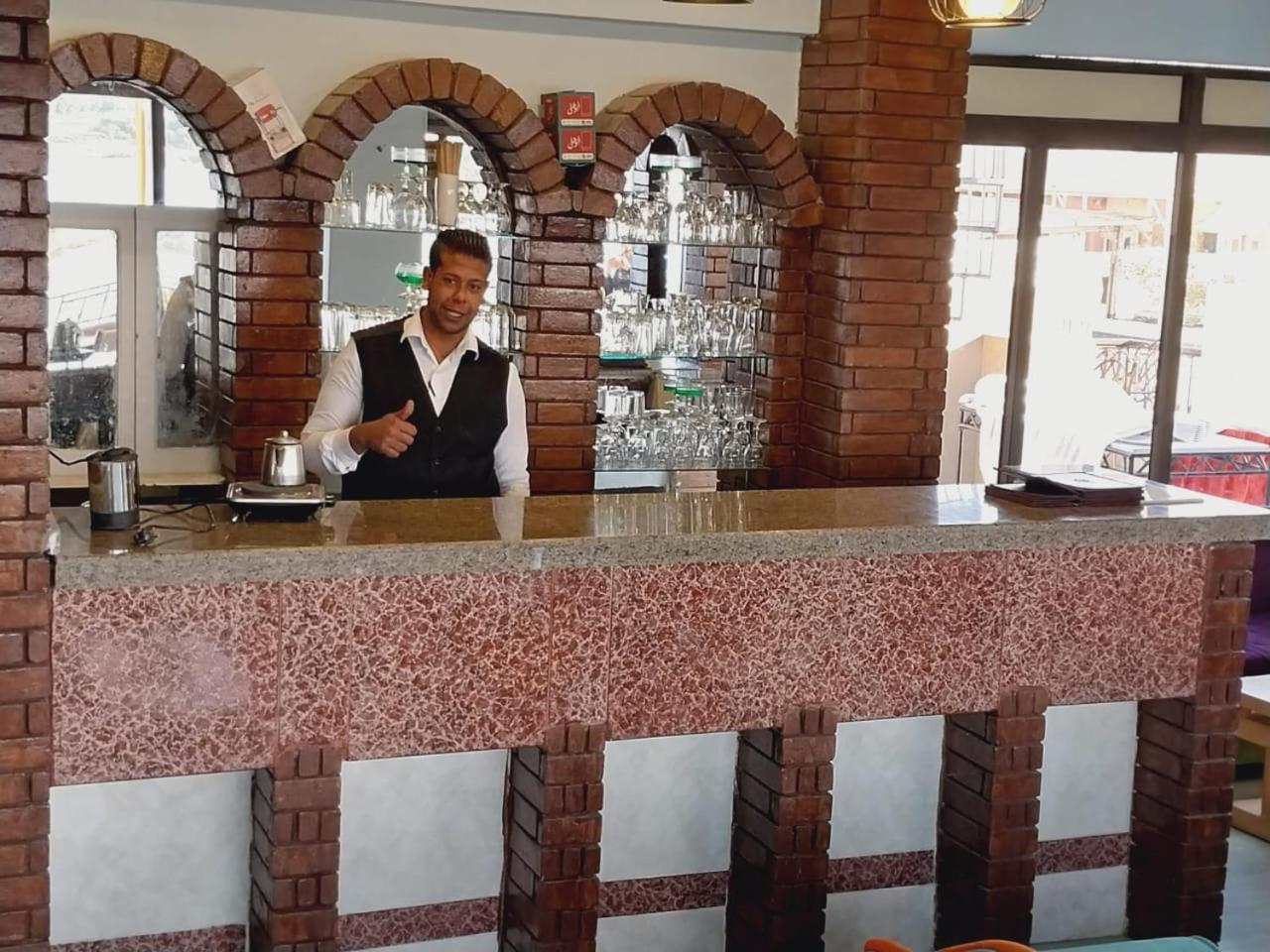 Merry Land Hotel & Roof Top Nile Restaurant Luxor Exterior photo