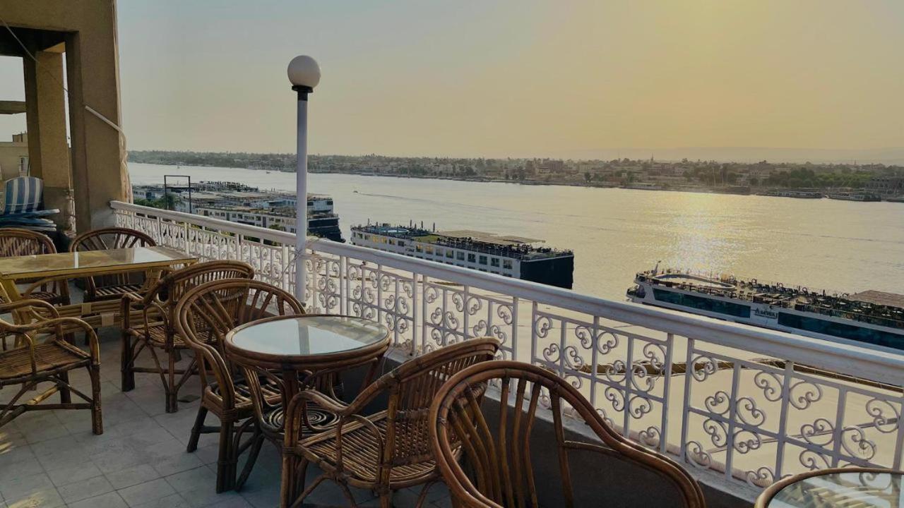 Merry Land Hotel & Roof Top Nile Restaurant Luxor Exterior photo