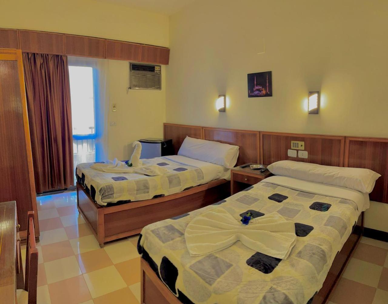 Merry Land Hotel & Roof Top Nile Restaurant Luxor Exterior photo