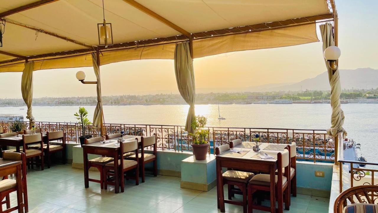 Merry Land Hotel & Roof Top Nile Restaurant Luxor Exterior photo