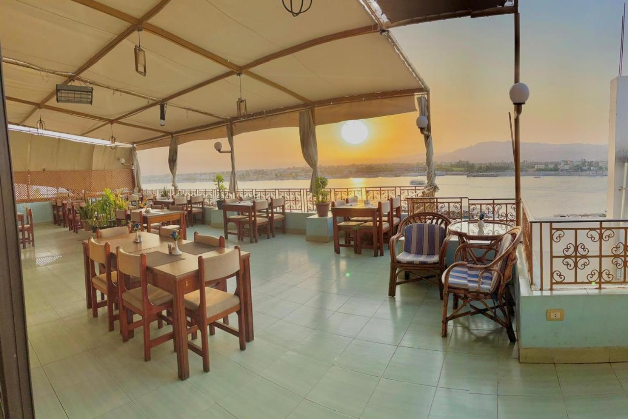 Merry Land Hotel & Roof Top Nile Restaurant Luxor Exterior photo