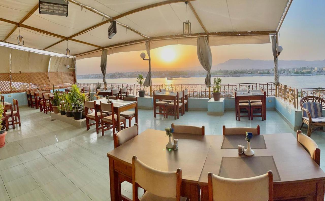 Merry Land Hotel & Roof Top Nile Restaurant Luxor Exterior photo