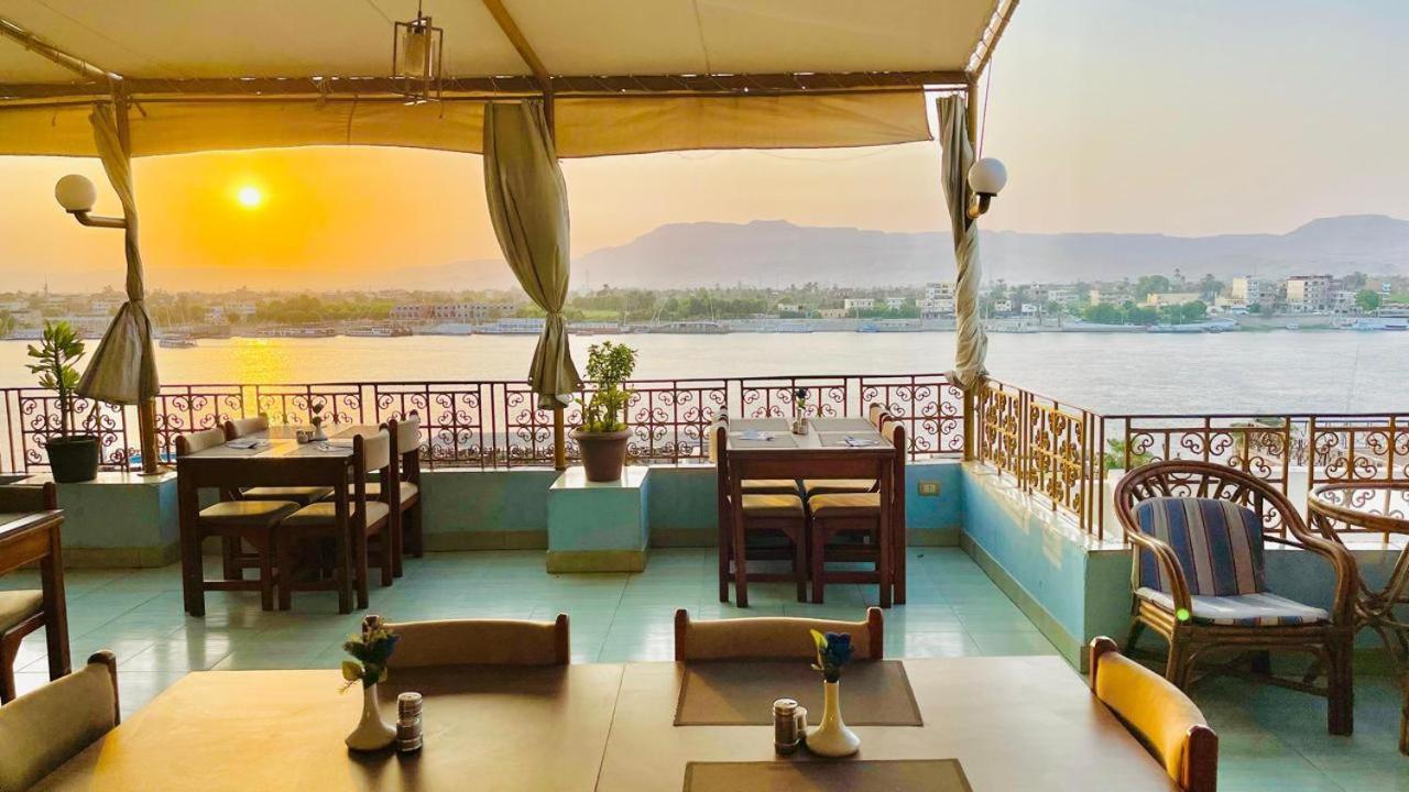 Merry Land Hotel & Roof Top Nile Restaurant Luxor Exterior photo